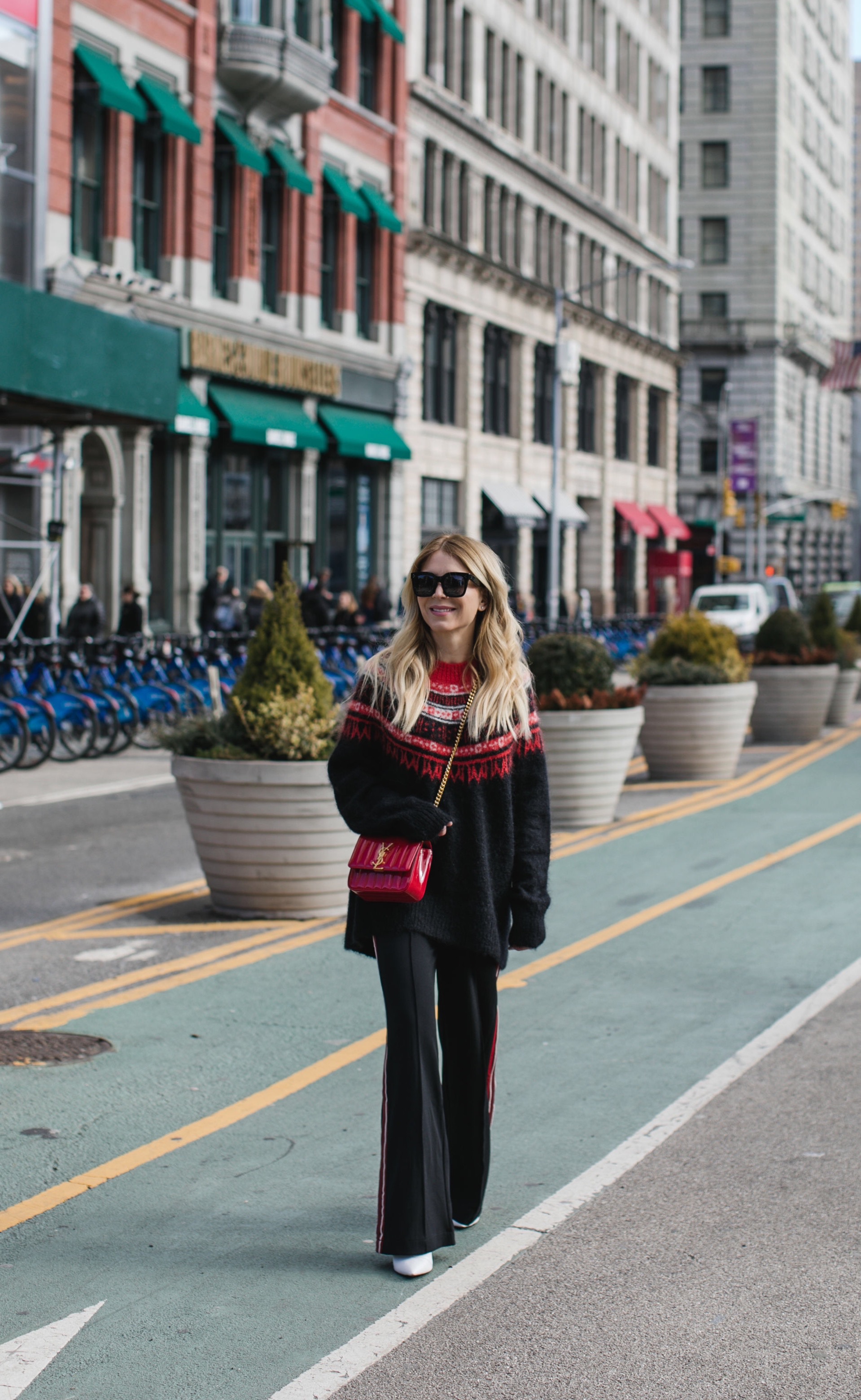 Red and black fair isle sweater, H&M fair isle sweater, red saint laurent bag, www.abouttheoutfits.com, abouttheoutfits