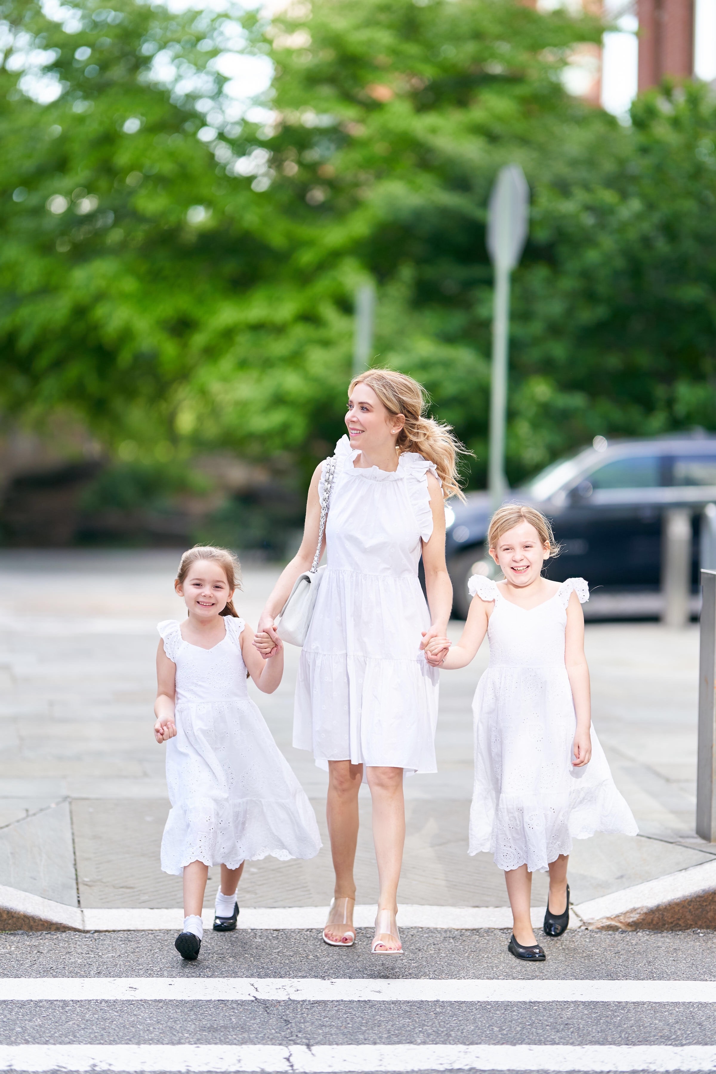 About the Outfits, Mommy daughter dresses, matching dresses, white dresses, www.abouttheoutfits.com