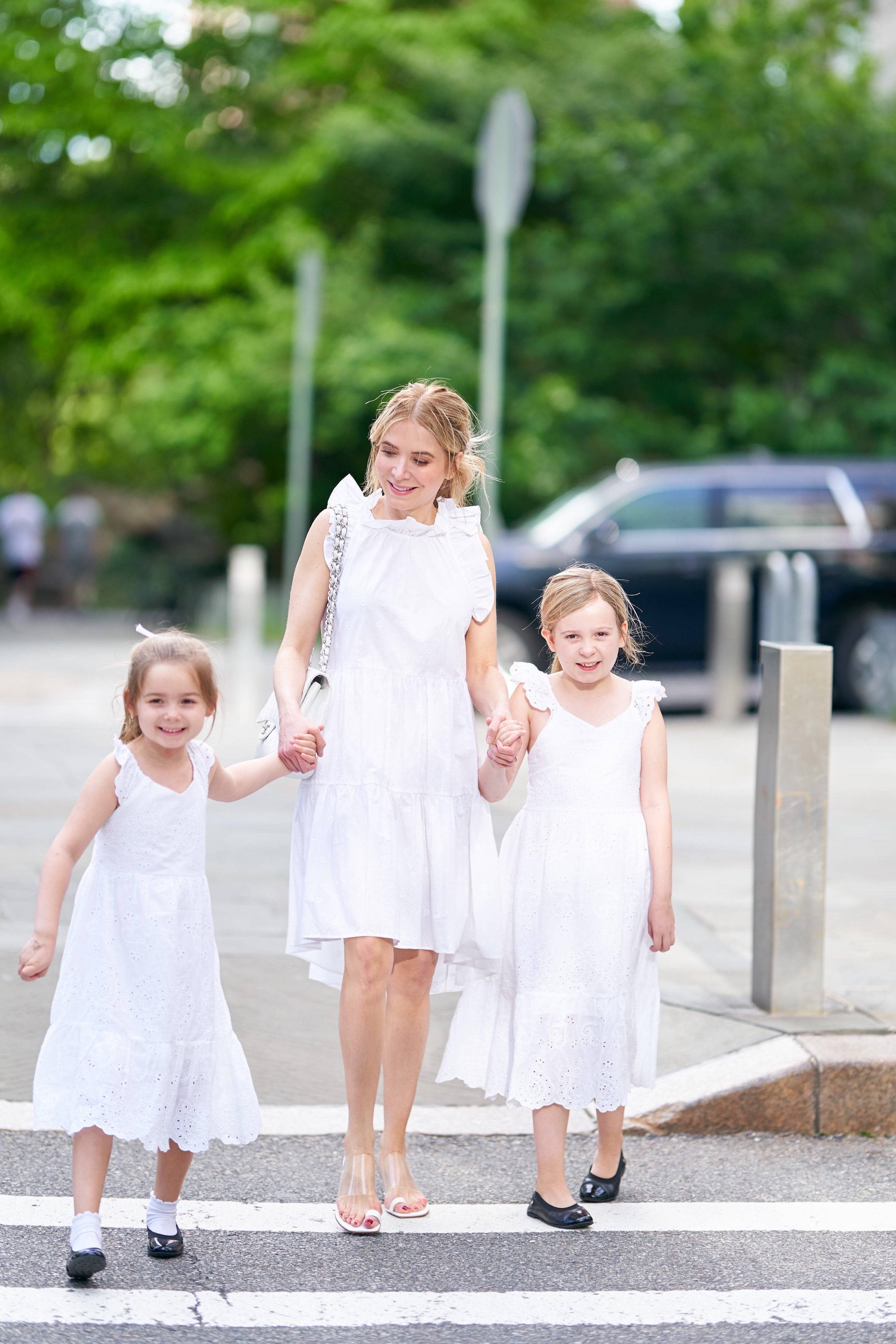 About the Outfits, Mommy daughter style, white dresses, www.abouttheoutfits.com